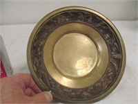 B72, Footed brass bowl w. bird border