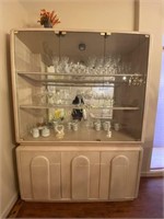 Blonde China Cabinet, 2 pieces, glass shelves