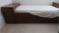 Captains Twin Bed w/5 Drawers/Mattress