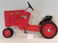 McCormick Farmall M pedal tractor,Scale Models,