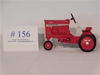International Farmall 1026 hydro pedal tractor,