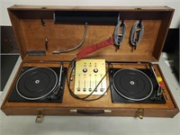 2 TURNTABLES & A MICROPHONE DJ TRAVEL KIT