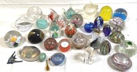 LARGE LOT OF GLASS PAPERWEIGHTS