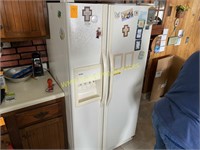 Kenmore Side by Side Refrigerator - in working