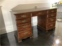Wood desk with 7 drawers