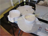 WHITE SHELL DISHES, SERVER, 1 BOWL & 4 SM DISHES