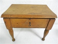 Small Table/Chest