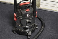 Husky 4 Gallon Wet / Dry Vacuum & Blower