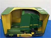 Ertl JD 567 Round Baler RotoPresse, 1/16 scale