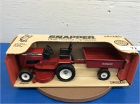 Ertl Snapper Lawn Garden Tractor & Trailer, 1/12
