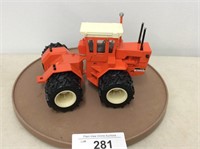 Ertl AC 440 Tractor, Collector Edition, 1/16 scale