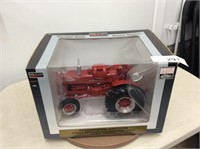 SpecCast Collectable IH W400 LP Gas Tractor, WF