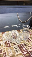 2 glass vases