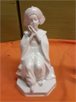 porcelain lady figure