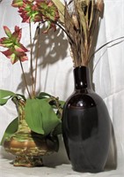 2 Decorative Vases with Flowers