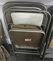Lot of 4 folding chairs