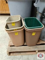 Trash cans. Asst. approx. lot of 12