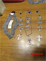 15 -- 24 INCH NECKLACES AND PENDANTS - COSTUME