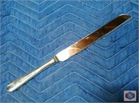 Serrated knife. Seems silver plated qty 20 x$