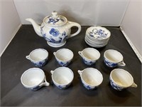 Amazing Like New Condition Blue Danube Tea Set