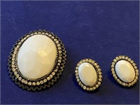 Vintage Oval 3 Piece Pin and Earrings