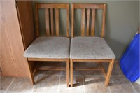 4 Oak dining room chairs