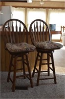 2 Bar stools