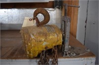 Budcit 1/4 Ton Chain Hoist, Bench Vise