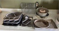 Muffin tins, cookie pans & coolers, bakeware