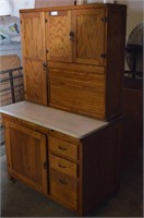 Antique Hoosier Style Cabinet w/Sifter & Bin