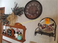 Rooster Wall Decor and Clock