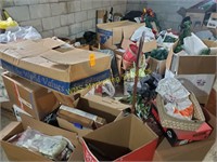 Large Lot in Basement - mostly christmas decor