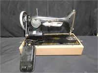Singer Sewing Machine -Model AB020295 - 1926