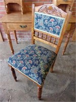 Matching Golden Oak Desk Chair With Nice Fabric
