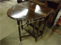Petite Barley Twist Drop Leaf Table With Scalloped