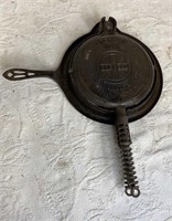 American #8 Griswold Erie cast iron waffle maker