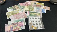 Coins and currency from around the world(793)