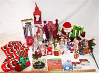 LOT - CHRISTMAS DECORATIONS