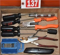 Hand tools incl. torx, pliers, utility knife