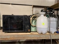 MICROWAVE AND 3 PUMP SPRAYERS