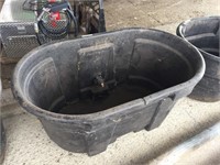 100 Gallon Rubbermaid Water Tub