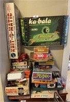 Large Lot of Vintage Games & Puzzles