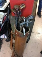 Bag of Pinseeker right-handed golf clubs