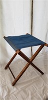 Fold up canvas seat camp chair