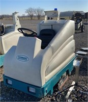 Tennant 7200 Commercial Ride-on Floor Sweeper