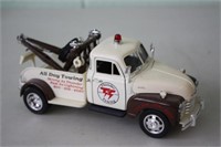 Chevrolet Die Cast Tow Truck 1/24