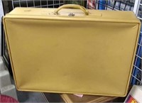 Aeropak suitcase (21 x 29) with 2 keys