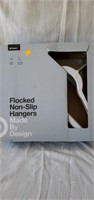 Flocked non-slip hangers 30 count