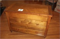 Antique Bachelor Chest 30 x 42.5 x 22.5