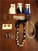 Another nice lot of costume jewelry- look at ear